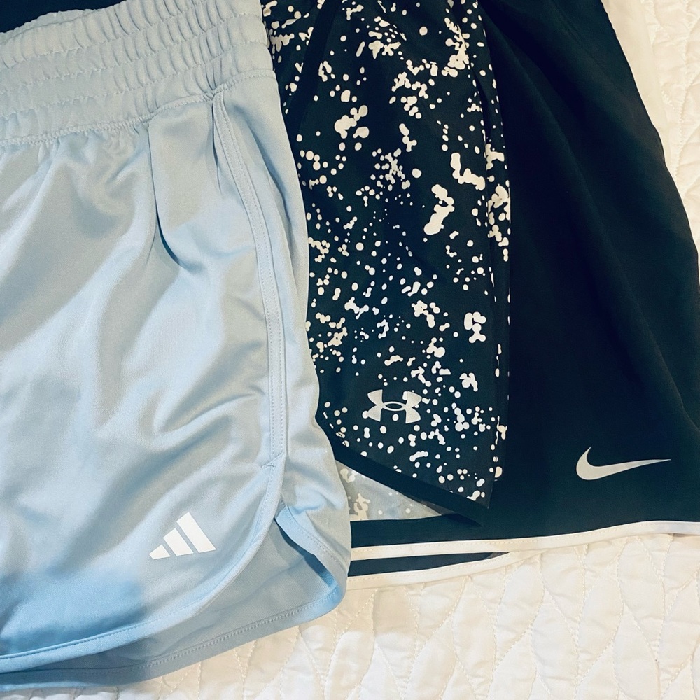 Under Armour Black and White  Speckled Women's Athletic , black Nike  Shorts